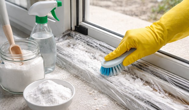 Čišćenje okvira prozora 