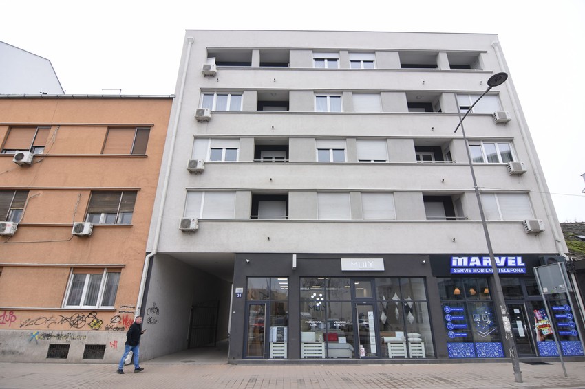 Zgrada u kojoj su živele sestre, i u kojoj je pronađeno Jeličino telo