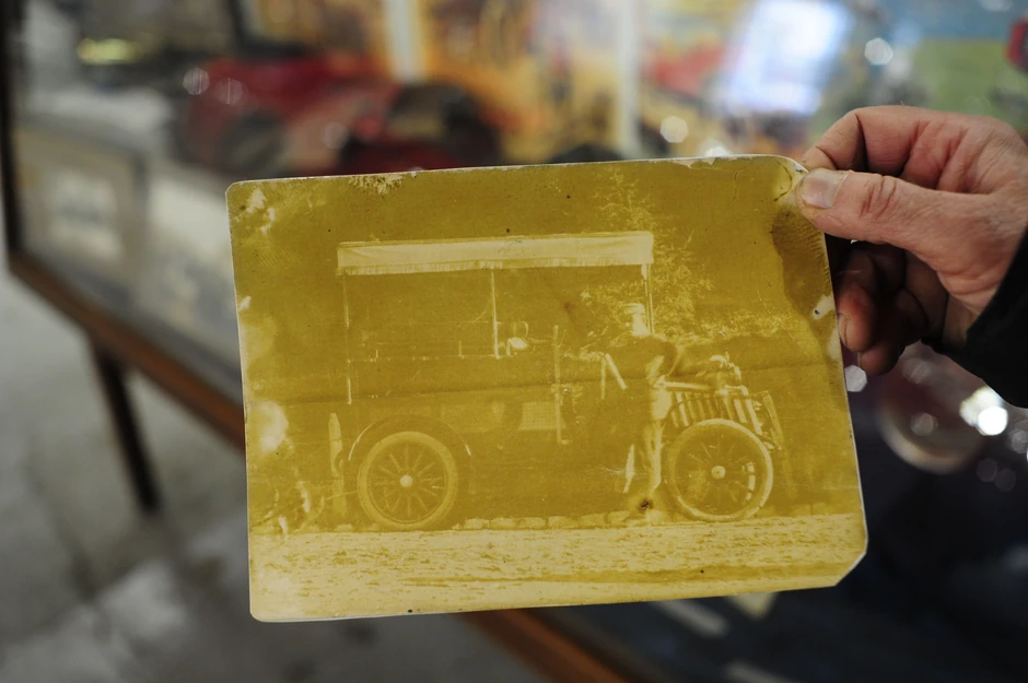 Jedna od retkih fotografija prvog automobila u prestonici