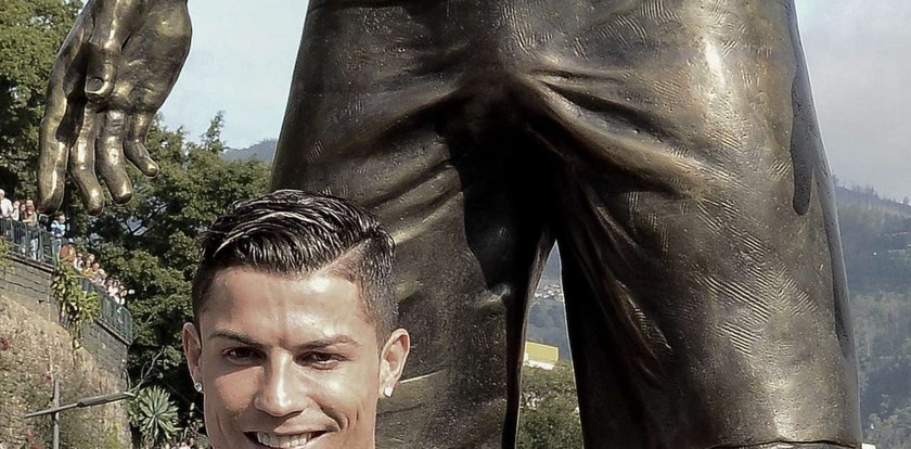Ale wtopa! Pomnik Ronaldo z erekcją!