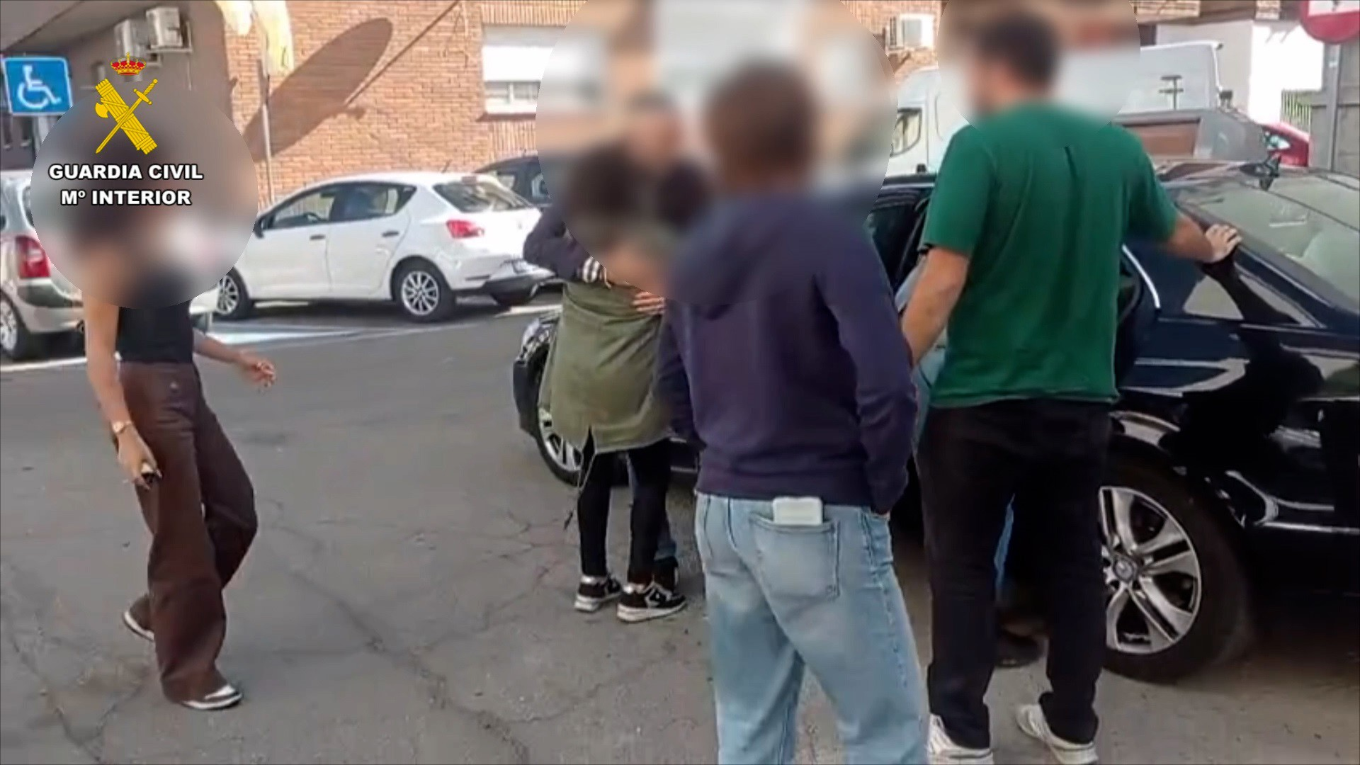 La Guardia Civil rescata a un bebé secuestrado por una pareja en Cáceres