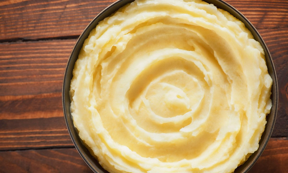 Nie gotuj ziemniaków na puree w wodzie. Szefowa kuchni mówi, iż to największy błąd