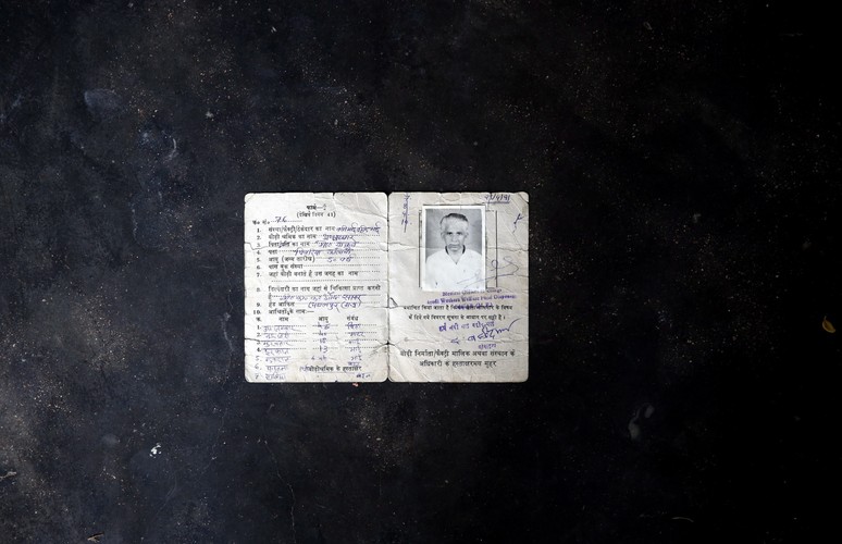 Tradycja i skręcane papierosy beedi powoli zabijają Hindusów