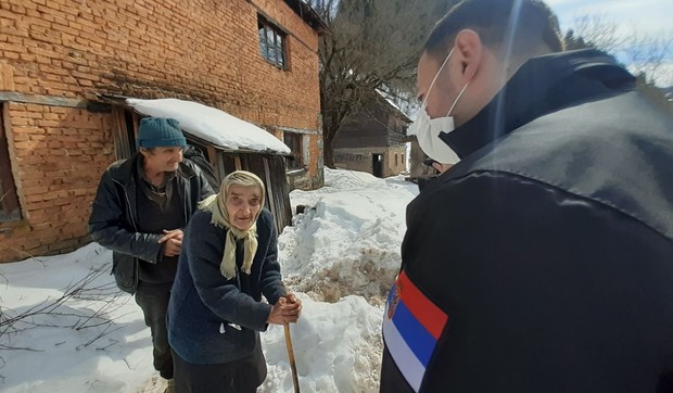Golija Ivanjica Čačak pomoć zavejani vatrogasci MUP