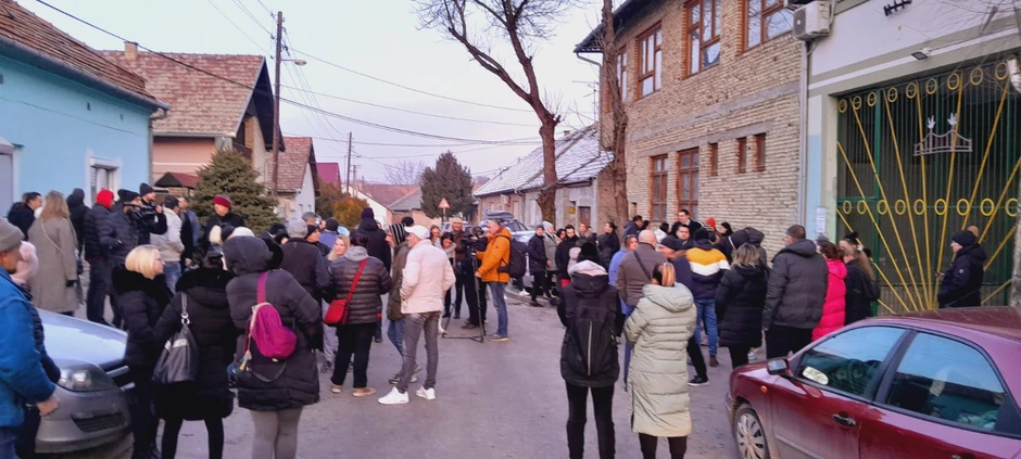 Protest roditelja ispred OŠ "Sečenji Ištvan", Subotica