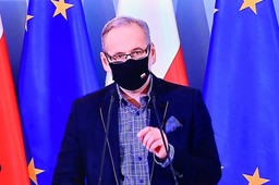 Niedzielski: Odmrażamy, ale z duszą na ramieniu [WYWIAD]