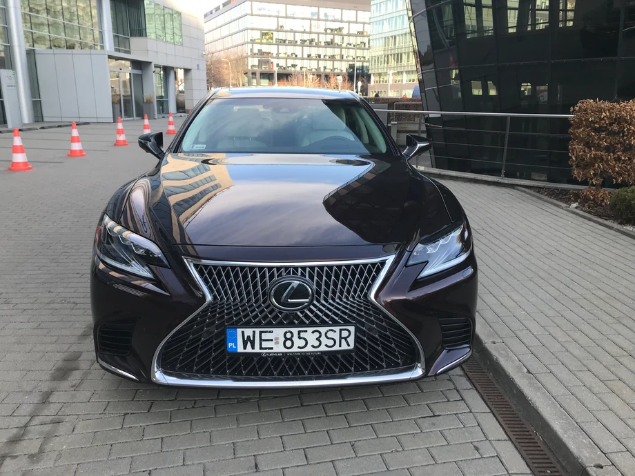 Nowa limuzyna Lexus LS 500.