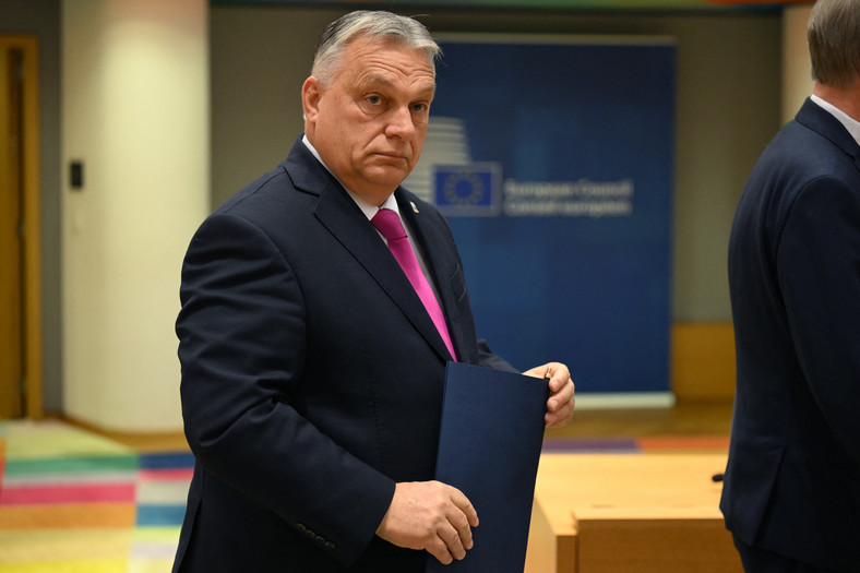 Premier Węgier Viktor Orban przybywa na szczyt UE w Brukseli, 14 grudnia 2023 r.