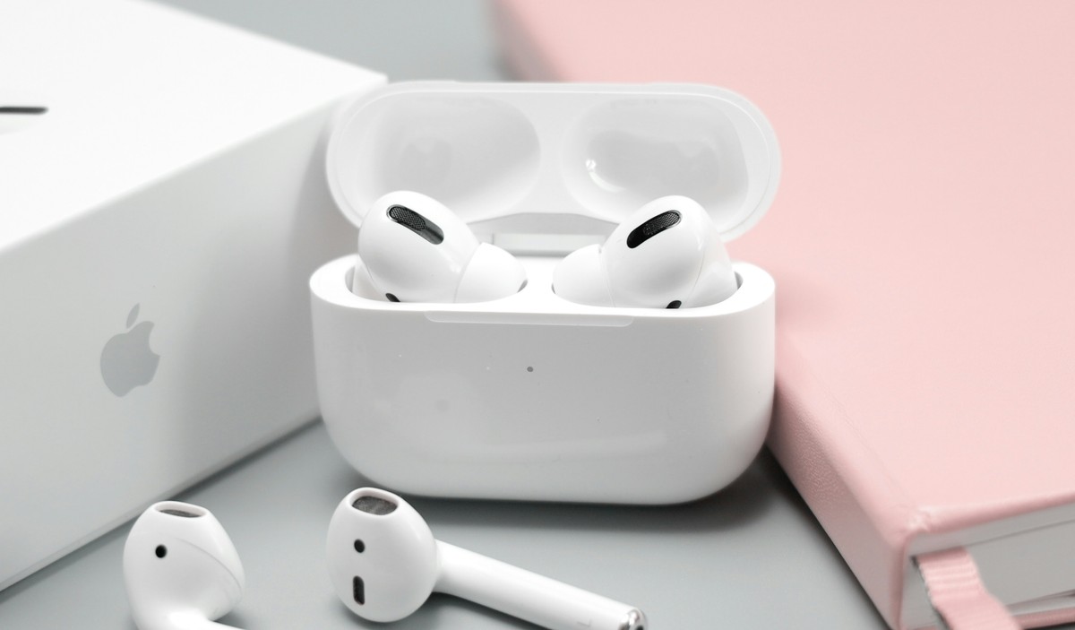 Apple blokuje tłumaczenie AirPods w Unii Europejskiej