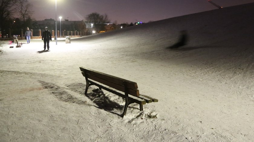 Tragiczny finał jazdy na sankach. 12-latek nie żyje. Policja apeluje o pomoc