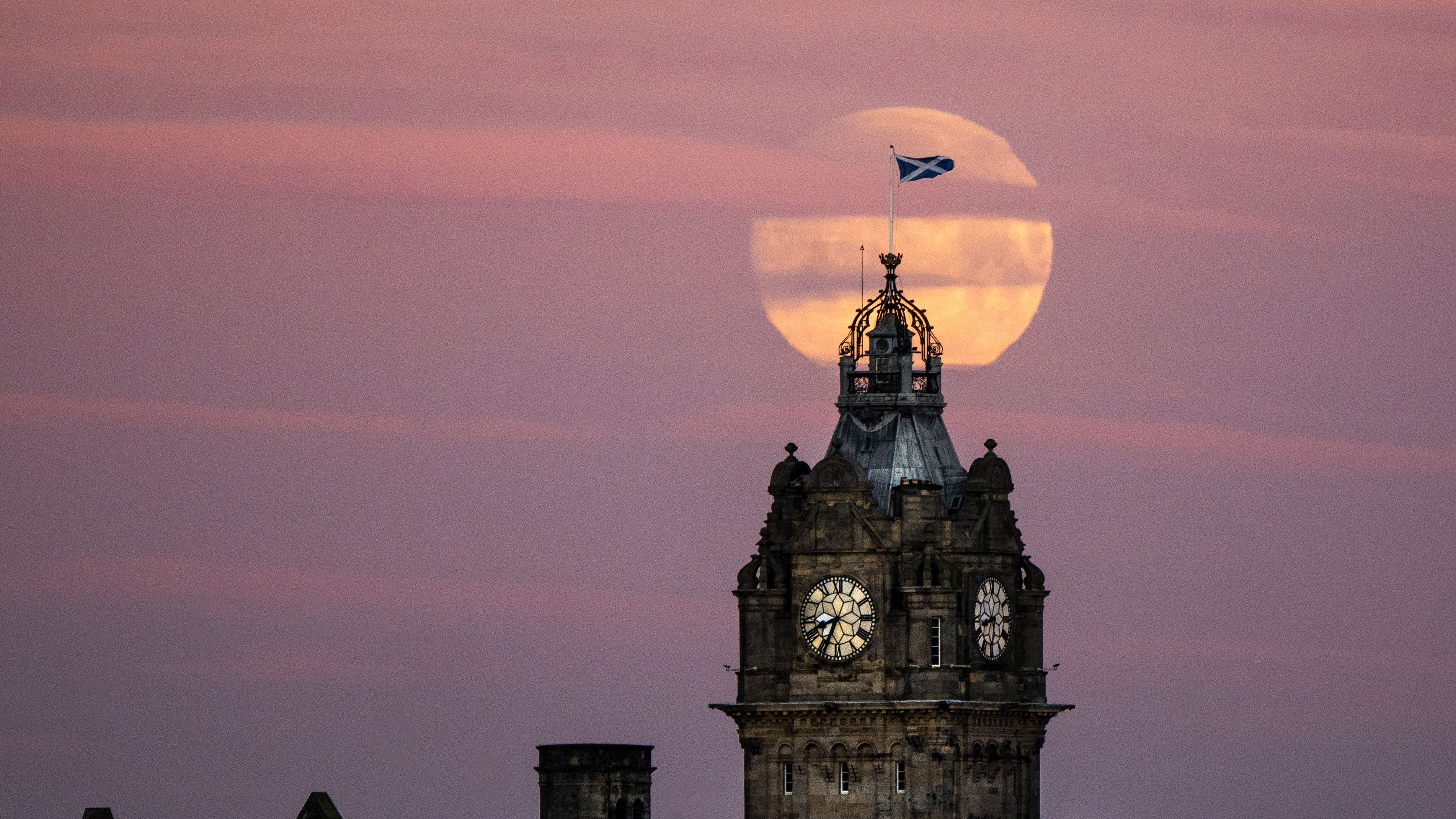 Wolf supermoon tomorrow: January's full moon 14% bigger and brighter