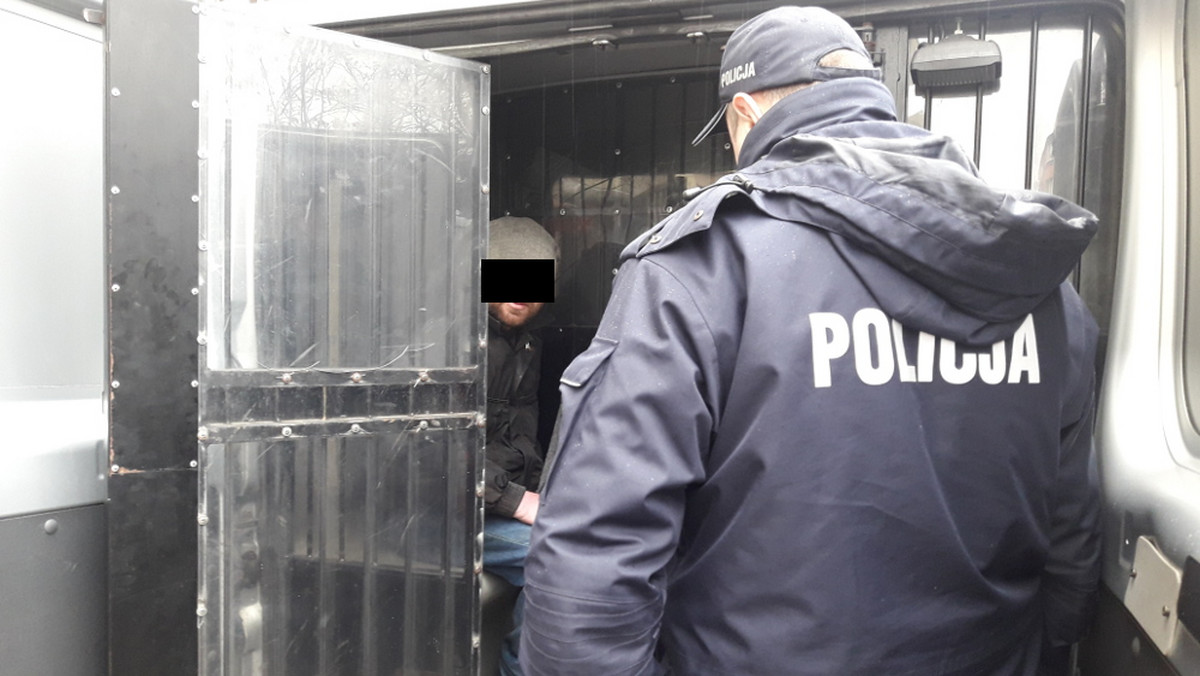 Warszawa: Policjanci złapali podpalacza. Siedział już kilkanaście razy