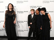 Angelina Jolie z dziećmi na gali filmowej