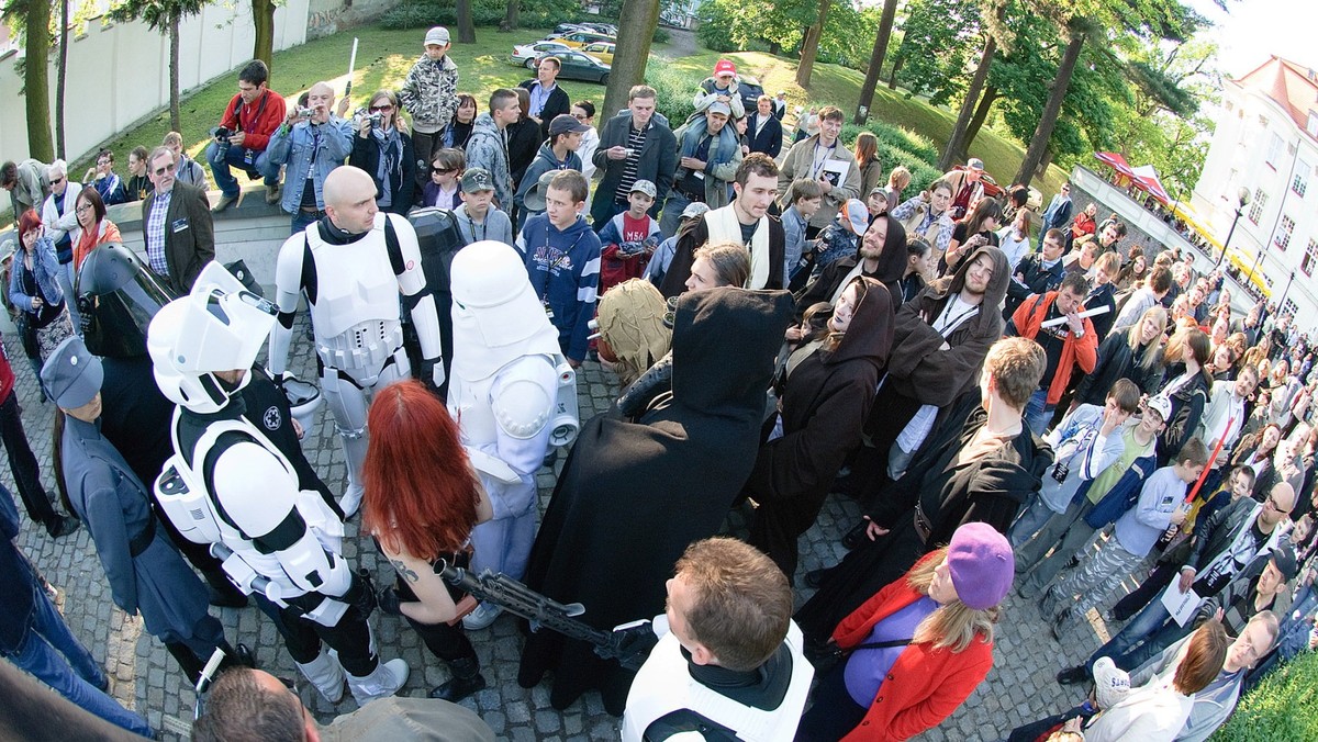 W ostatni weekend czerwca na Zamku w Leśnicy odbędzie się jedenasta edycja Dni Fantastyki. Na trzydniową imprezę do Wrocławia może zjechać nawet kilka tysięcy fanów Gry o tron, Władcy Pierścieni i Gwiezdnych Wojen.