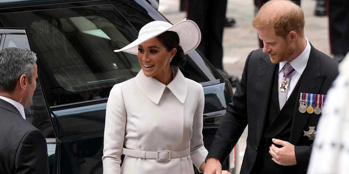 Meghan i Harry przybyli na nabożeństwo w intencji królowej.