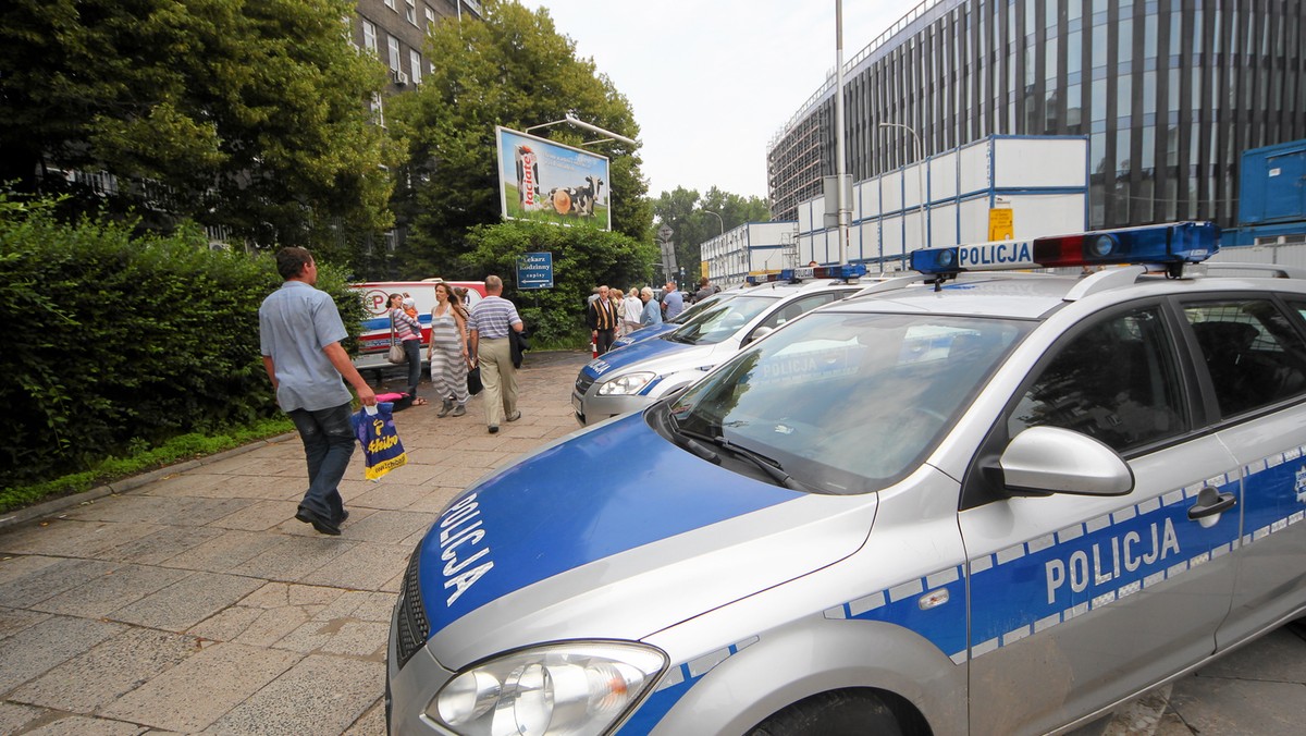 Prokuratura nie ma twardych dowodów na to, że 26-letni Marcin L. stoi za fałszywymi alarmami bombowymi, informuje "Rzeczpospolita", powołując się na wysokiej rangi policjanta rozpracowującego sprawę. Nie wiadomo, czy śledczy zdobędą je, analizując komputer i telefon L.