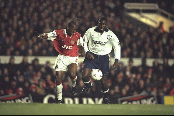 Sol Campbell (z prawej, jako obrońca Tottenhamu Hotspur)