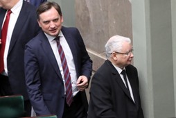 Prezes PiS Jarosław Kaczyński i minister sprawiedliwości Zbigniew Ziobro w Sejmie