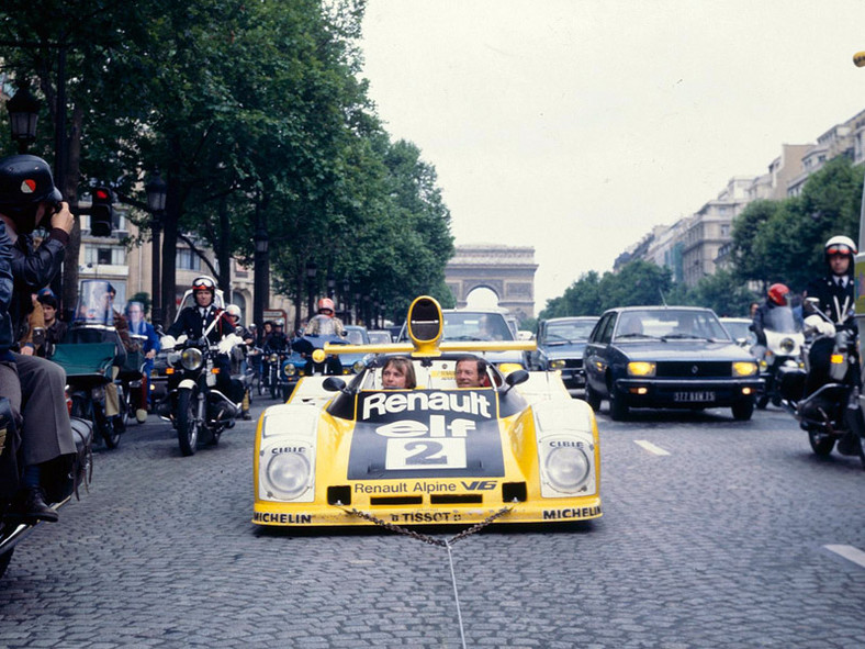 Historia Renault w fotografii (180 zdjęć z lat 1898 - 2008)