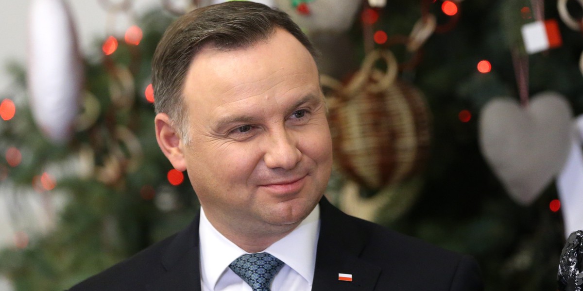 Prezydent Duda przyznał, że NBP jest instytucją publiczną i kiedy się pojawia pytanie o to, czy poziom uposażeń w Banku powinien być jawny czy nie, to on nie widzi przeszkód, żeby był jawny 