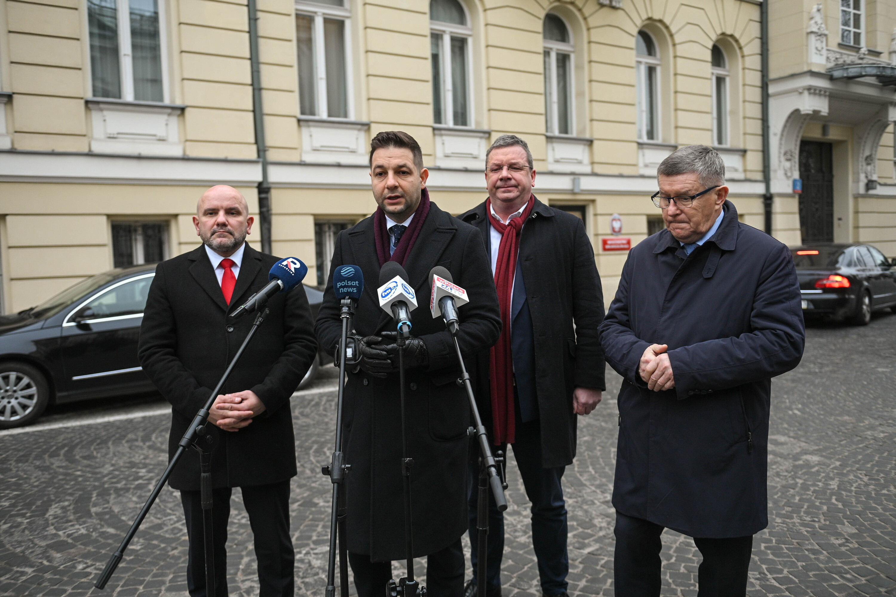 Ziobro zawiadamia prokuraturę: Od stycznia zagrożona pomoc dla ofiar przestępstw