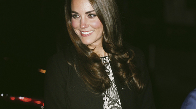 Kate Middleton egy olcsó ruhában is előkelő