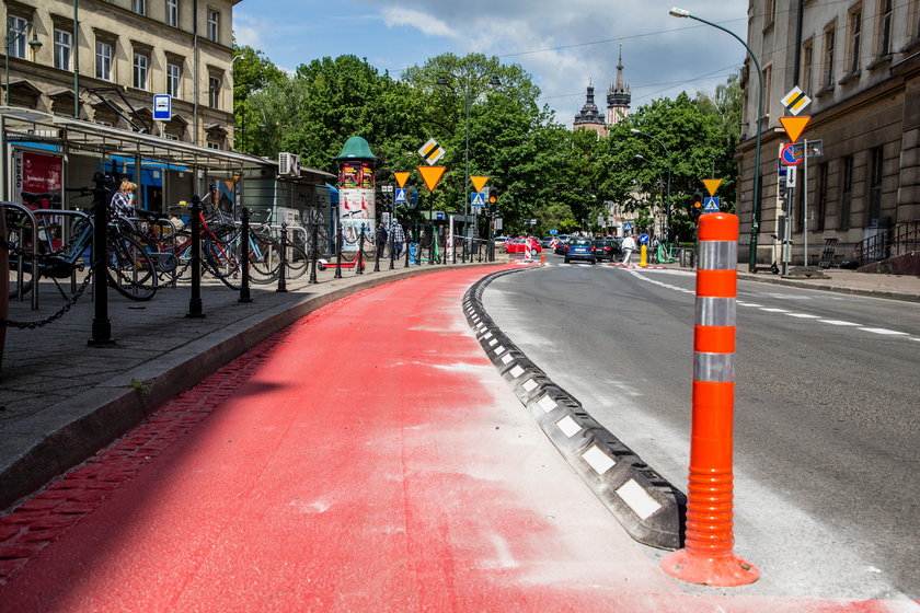 Pasy rowerowe na ul. Wielopole w Krakowie