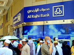 rynki bliskiego wschodu reagują na atak na iran. spadki w rijadzie i k