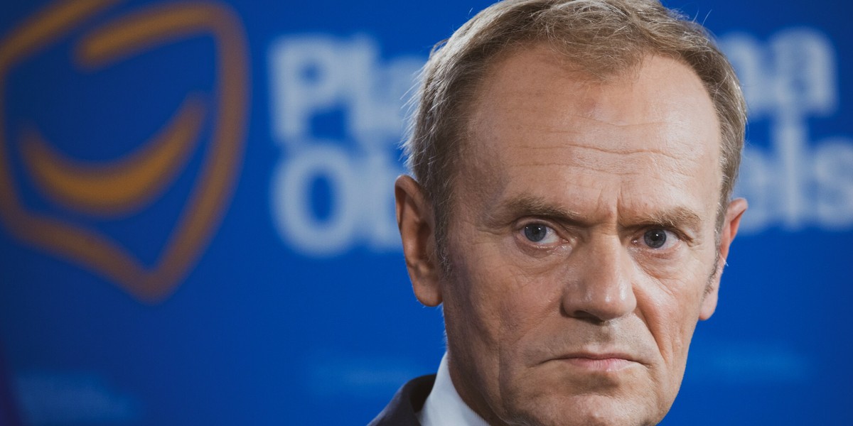 Na zdjęciu Donald Tusk. Klub Koalicji Obywatelskiej złoży projekt ws. anulowania podwyżek dla polityków. 