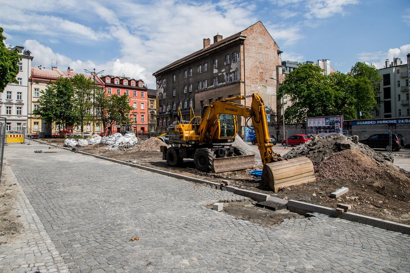 Przedłuża się remont pl. Biskupiego