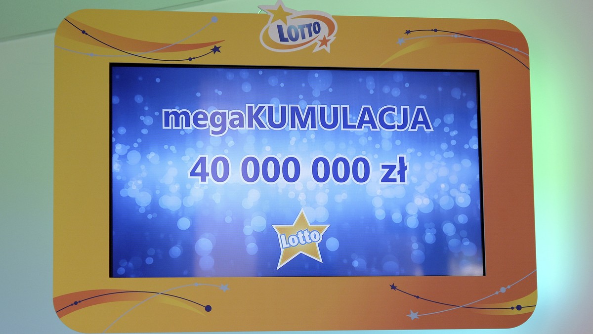 Losowanie Lotto i megakumulacja już za nami. Wygrać można było nawet 40 milionów złotych. Jak się jednak okazało, puli nie zgarnęła jedna osoba. Główną wygraną podzieliły między siebie trzy osoby. Może jesteś jedną z nich? Sprawdź szczęśliwe liczby!