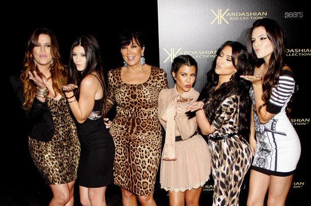 siostry Kardashian z matką: Khloe Kardashian, Kylie Jenner, Kris Jenner, Kourtney Kardashian, Kim Kardashian i Kendall Jenner