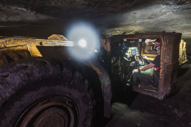 Wstrząs w kopalni KGHM. Czterech górników rannych