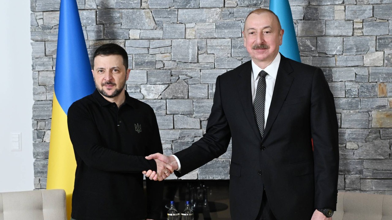 Rosja atakuje azerskie składy ropy w Ukrainie. Azerbejdżan przygotowuje odpowiedź