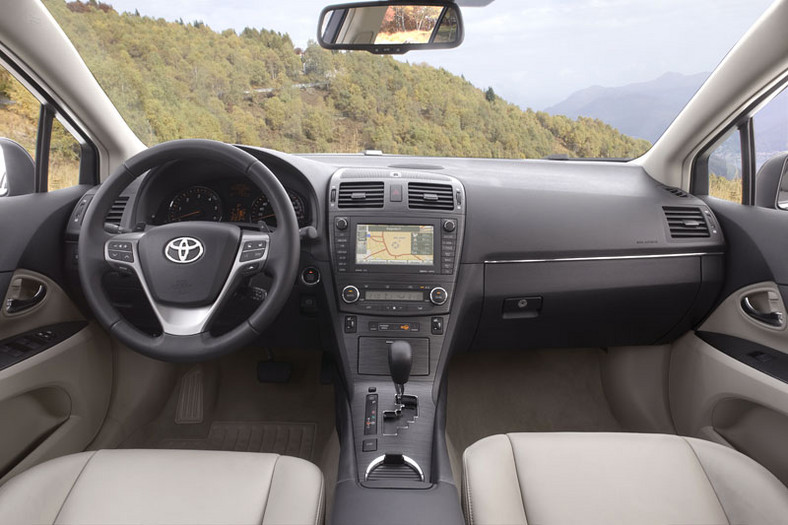 Toyota Avensis: pierwsze wrażenia z jazdy