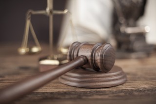 Hauser: Wymiar sprawiedliwości zakładnikiem układów wyborczych