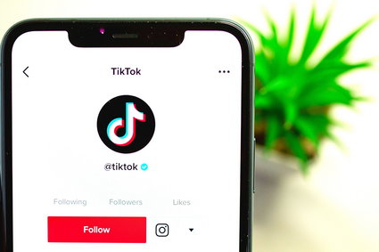 Meta zwalnia, Twitter zwalnia, ale TikTok idzie inną drogą