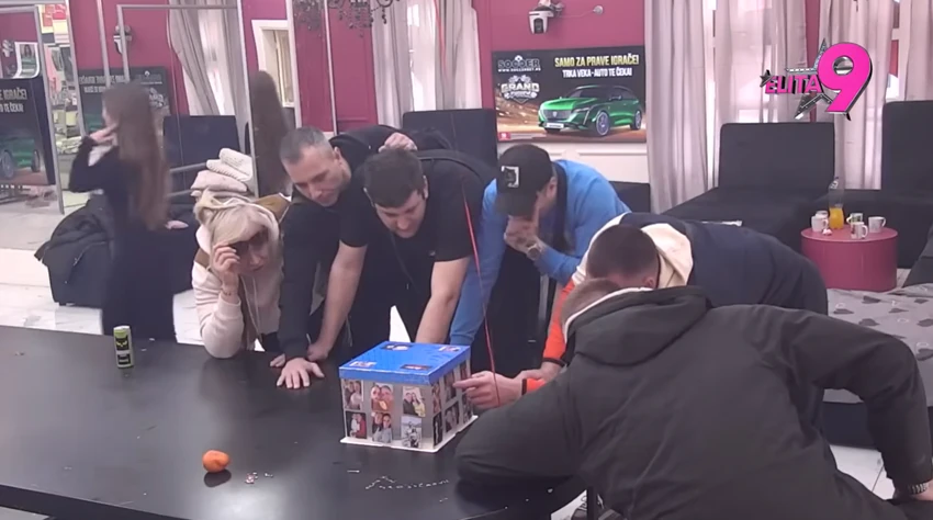 U "Elitu 9" stigle fotografije Teodore Delić sa Takijem, ona prebledela