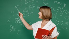 MEN nie przejmie wypłat pensji nauczycieli. Wiceminister Kiepura: „Centralizacja zaszkodzi wszystkim”