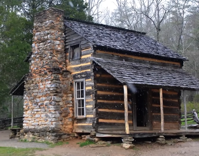 Jeho pozostatky objavili v komíne uzamknutej chaty.