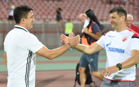 Pozdrav trenera, Sime Krunića (Čukarički) i Vladana Milojevića (Crvena zvezda)