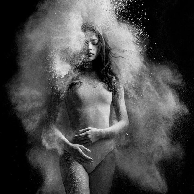 Csak egy zacskó liszt és balerinák - lélegzetelállító projektet készített egy fotós