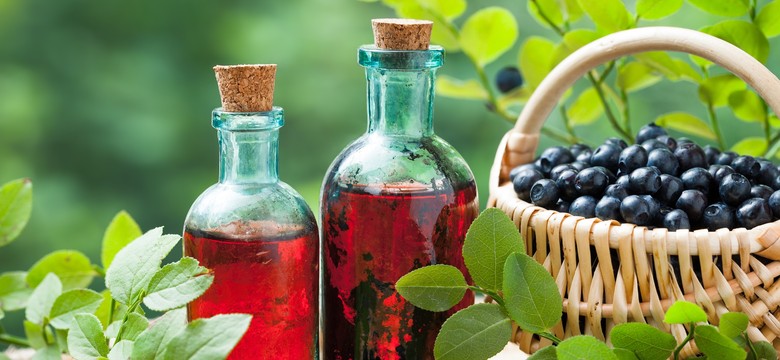 Nalewka z borówki idealna na problemy żołądkowe i cholesterol. Wykorzystaj w pełni sezon na borówki!
