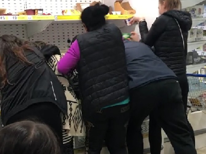 Tuča u supermarketu zbog hrane na sniženju