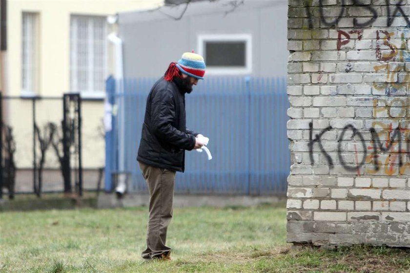 Polski aktor i kupka. Psia. Posprzątał czy nie? Sprawdź!