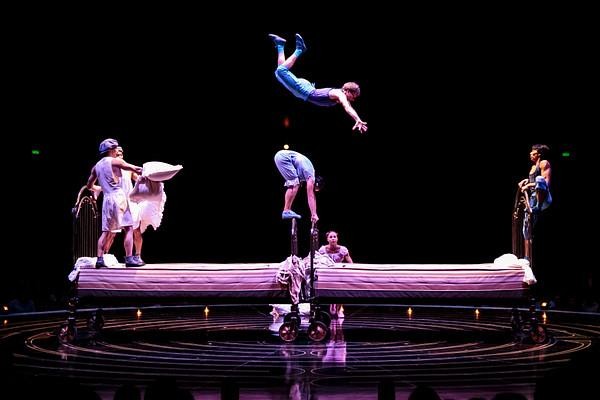 Cirque Du Soleil sa s predstavením CORTEO vydali na dobrodružstvo naprieč Európou.