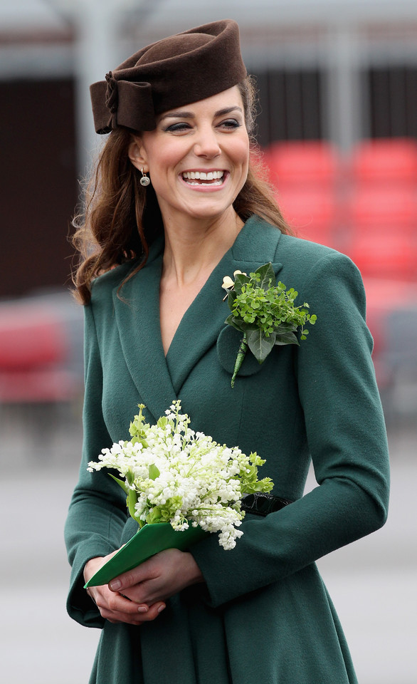 Kate Middleton podczas spotkania z irlandzkimi żołnierzami w Dniu Św. Patryka