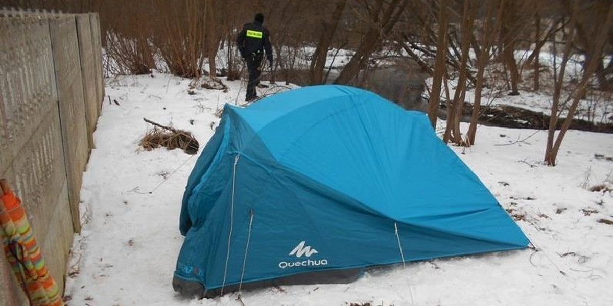 30-latek z Wejherowa zamieszkał w namiocie. Wszystko przez rodzinne  niesnaski