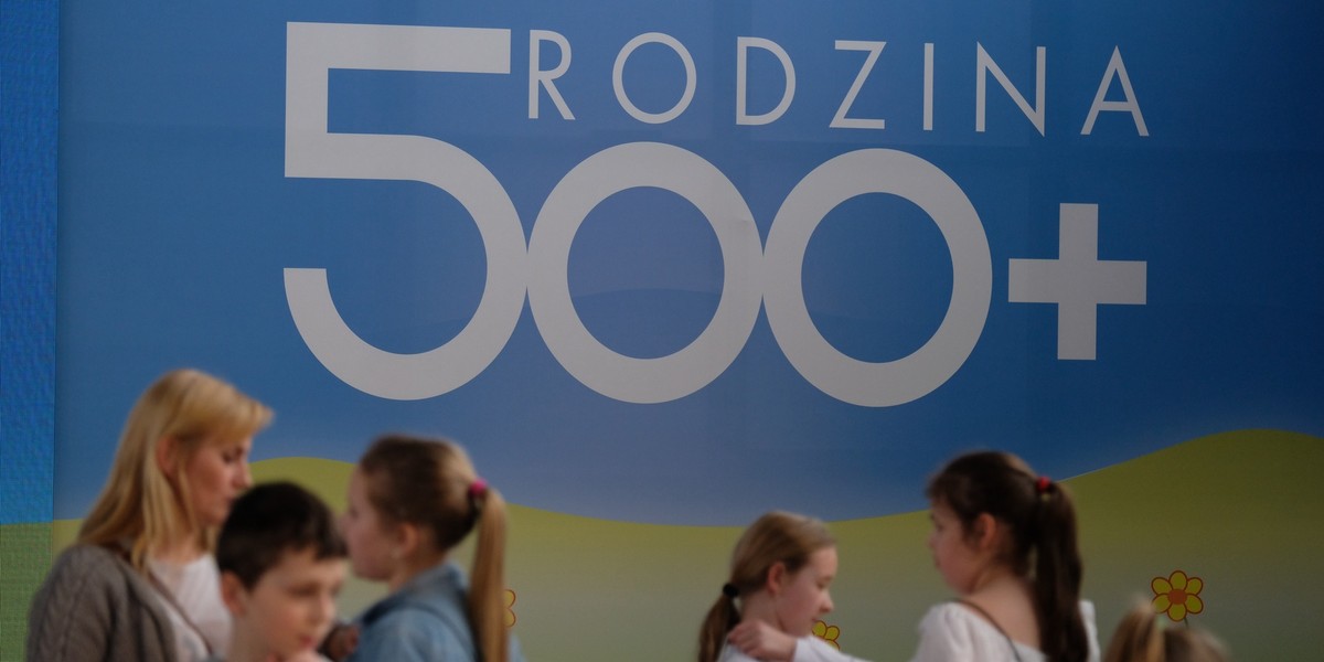 Im szybciej rodzice złożą wniosek o świadczenie 500 plus, tym szybciej zobaczą pieniądze na koncie.