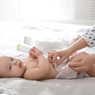 Hogyan kellene kezelnem ezzel a kenőccsel a gyermekem fütyijét? Az orvos válaszol